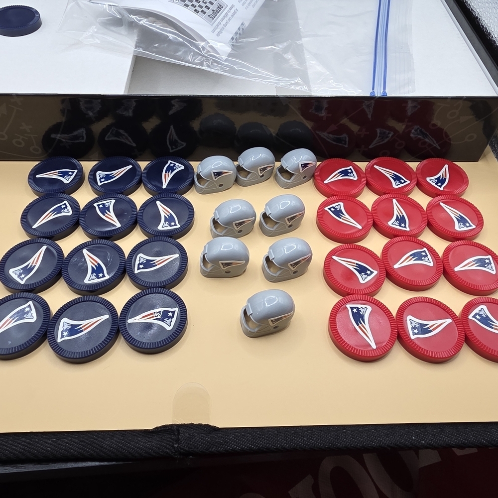 NFL New England Patriots Checkers Board Game MasterPieces - Picture 3 of 4
